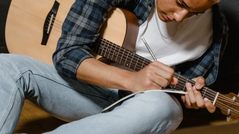 Guild ou Martin pour songwriter : quelle acoustique choisir