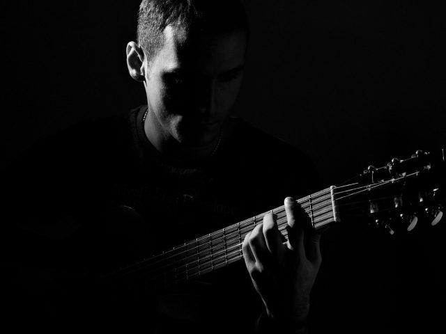 Comment changer le sillet d&rsquo;une guitare acoustique