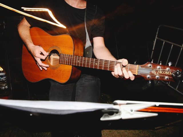 Guild ou Martin pour songwriter : quelle acoustique choisir