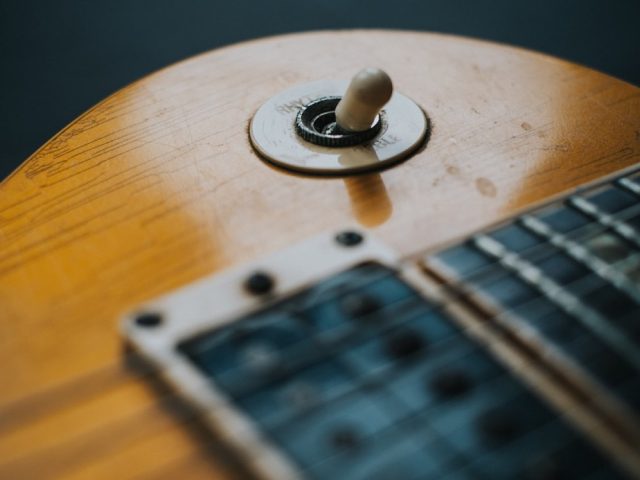 Pourquoi contrôler l’humidité des guitares acoustiques