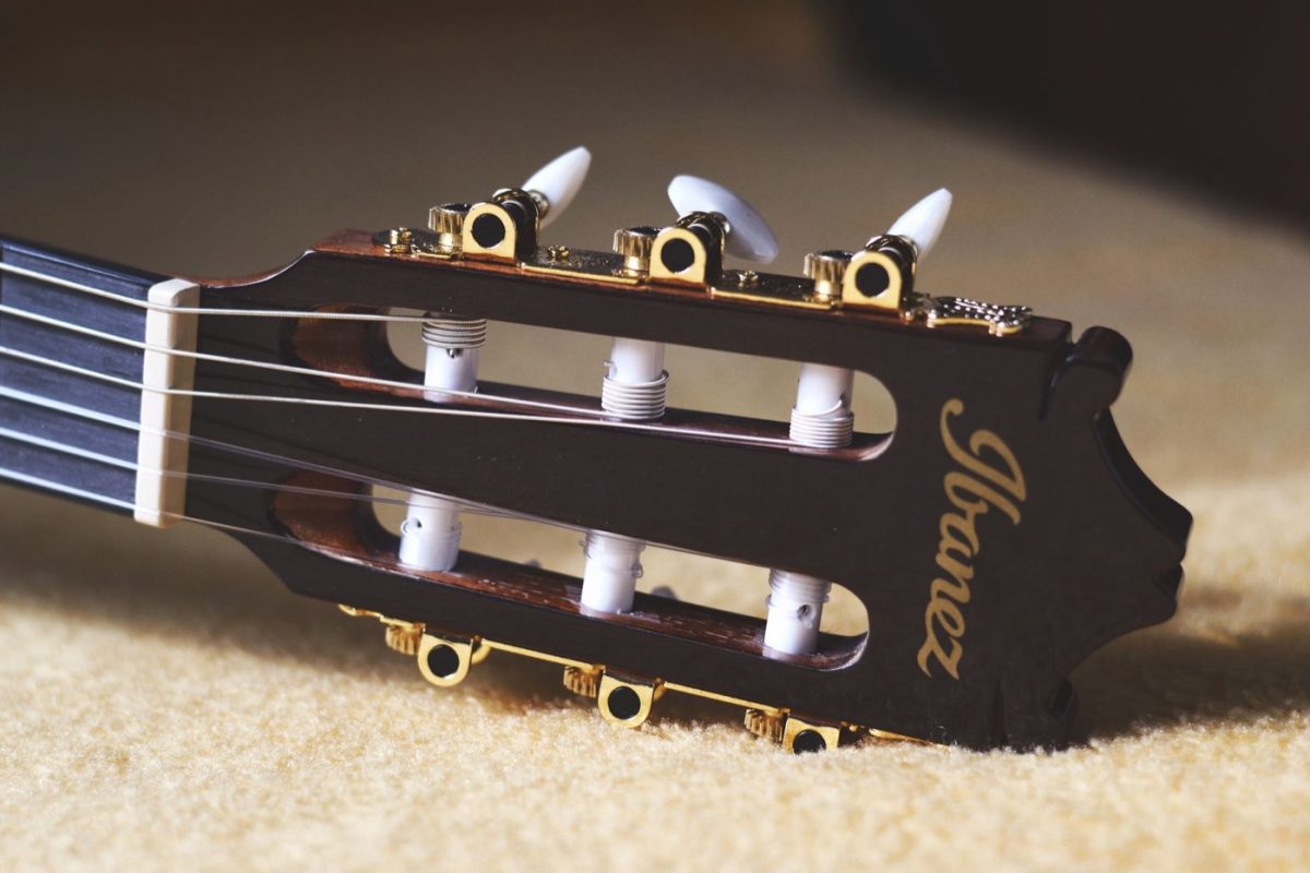 Lowden ou Lakewood : quelle guitare acoustique choisir