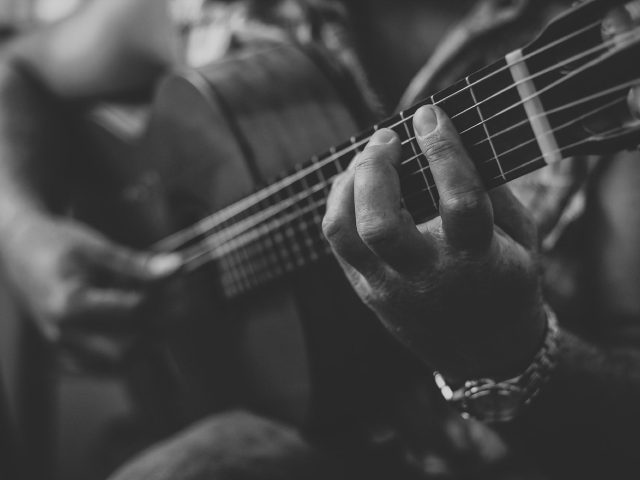 Comparatif des préamplis pour guitare acoustique