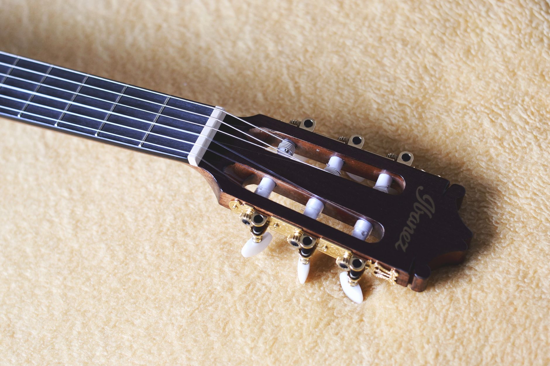 Meilleures guitares acoustiques pour le fingerstyle