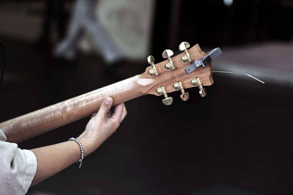 Yamaha ou Fender : quelle guitare acoustique pour débutant ?